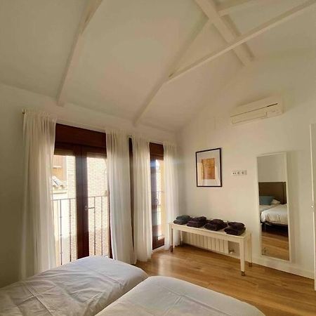 Atico En Toledo Con Terraza Apartamento Exterior foto