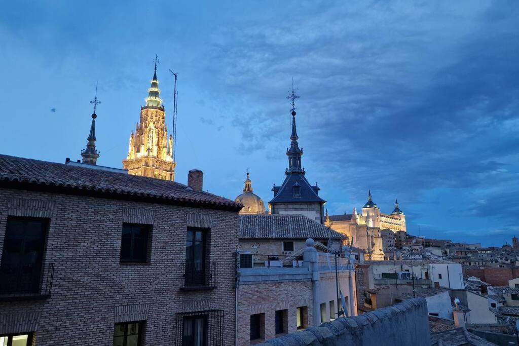 Atico En Toledo Con Terraza Apartamento Exterior foto