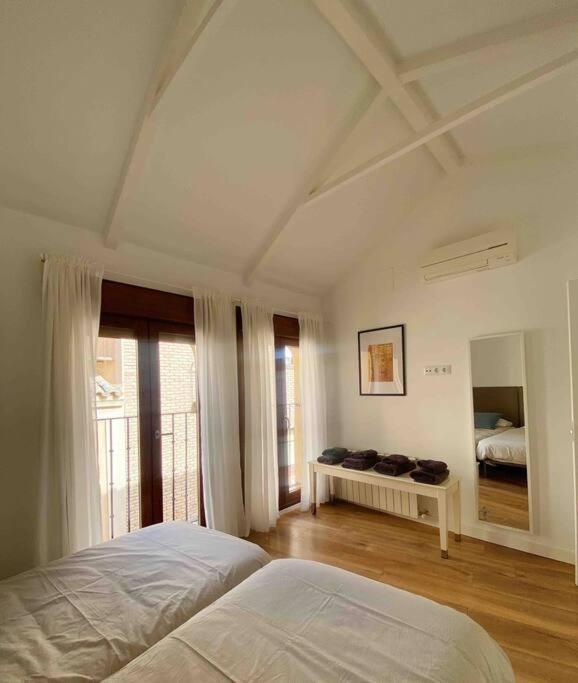 Atico En Toledo Con Terraza Apartamento Exterior foto